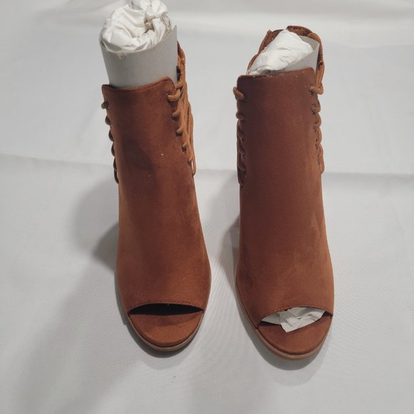 BAMBOO CHARLOTTE RUSSE SIZE 7 BOOTIE - Picture 4 of 7